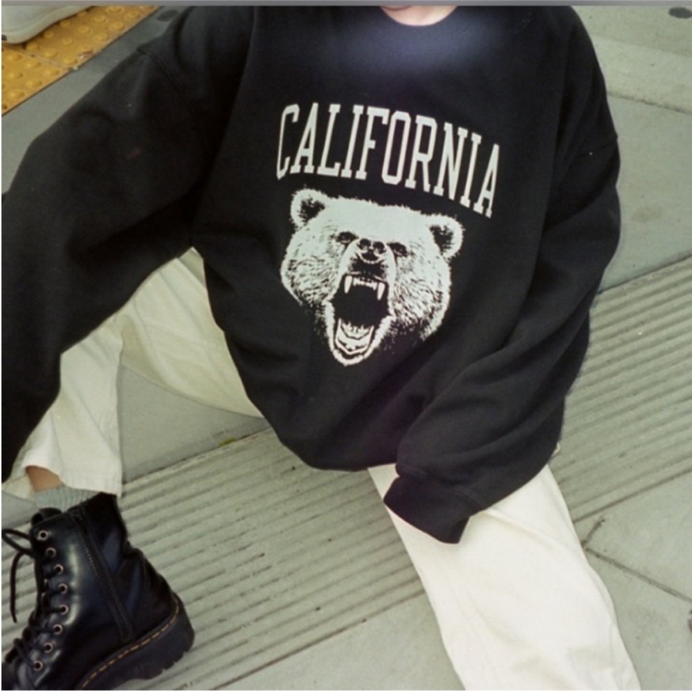 Brandy Melville | John Galt | California Bear | Sweatshirt